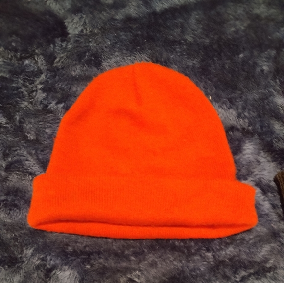 Red Skull Cap - Picture 2 of 2